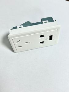 Tomada de Parede Branca de Duas Entradas com Carregador USB |   Tomada Universal AC 10A 250V |   Adequado para Residências e Locais Comerciais - Product Image 2