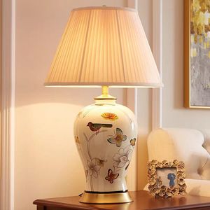 Lampes de table en céramique décoratives d'animaux, style européen moderne, oiseaux blancs et fleurs, faites à la main, hôtel, chambre à coucher, LED électrique, blanc chaud - Product Image 1