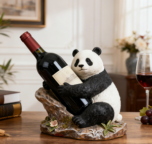 Porte-bouteille <span class=keywords><strong>de</strong></span> <span class=keywords><strong>vin</strong></span> créatif OEM <span class=keywords><strong>de</strong></span> Offre Spéciale, résine peinte à la main avec base en bois, décor <span class=keywords><strong>de</strong></span> bar à la maison pour présentation <span class=keywords><strong>de</strong></span> table - Product Image 5