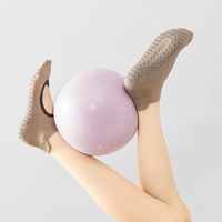 Ventes d'usine - Chaussettes de yoga antidérapantes, invisibles, en coton épais de qualité supérieure, pour femmes, chaussettes de Pilates en gros