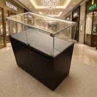 Vitrine de présentation de bijoux en verre haut de gamme pour boutique, comptoir moderne sur piédestal