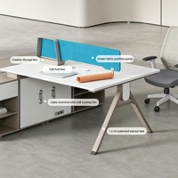 Poste de travail de bureau modulaire de classe E0 pour 4 personnes avec chaise et armoire de rangement longue – Mobilier de bureau financier