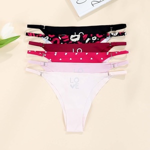 Culottes string grande taille pour femmes, motif cœur à bouton unique, vente en gros - Product Image 4