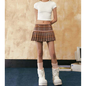 เสื้อยืดผ้าฝ้ายทรงเข้ารูปสไตล์ Y2K สำหรับผู้หญิง ตกแต่งด้วยลูกไม้และลายปัก พร้อมโลโก้แบบกำหนดเอง เหมาะสำหรับฤดูร้อน - Product Image 5