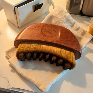 Brosse faciale lymphatique en bois avec logo personnalisé, poils synthétiques doux, brosse de massage <span class=keywords><strong>pour</strong></span> drainage lymphatique avec boîte cadeau et pochette en satin - Product Image 3