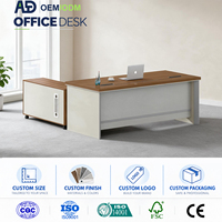 Bureau de direction moderne pliable et durable, en promotion, avec assemblage facile et grand plateau en MDF pour bureau.
