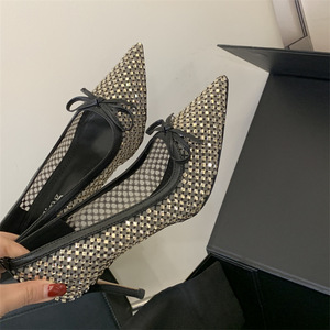 รองเท้าส้นสูงแบบมีสายรัดข้อเท้า หัวแหลม ประดับหัวเข็มขัด สำหรับงานแต่งงาน งานเลี้ยงตอนเย็น ฤดูร้อน สีเขียว พื้นหนา กันลื่น ทนทาน แฟชั่น - Product Image 4