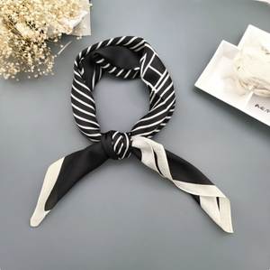 <span class=keywords><strong>Bandana</strong></span> Quadrata Minimalista in Cotone Stampa Bianco <span class=keywords><strong>e</strong></span> Nero, Accessorio per Picnic, Campeggio, Servizi Fotografici in Studio, <span class=keywords><strong>Bandana</strong></span> Personalizzata per Matrimoni - Product Image 2