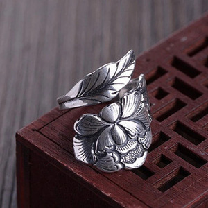 Anello Aperto con Fiore di Peonia, Stile Etnico Vintage, Elegante Gioiello da Dito per Donna, Uso Quotidiano - Product Image 2