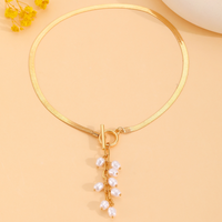 Collier de fête tendance en acier inoxydable avec perles d'imitation, bijoux de mode, chaîne de clavicule exquise, motif serpent plat et grappe de raisins