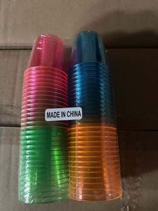 Vente en gros de verres à vin miniatures transparents personnalisés pour fêtes, 2 oz, gobelets à shot en plastique multicolores - Product Image 5