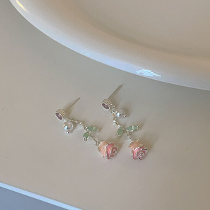 Boucles d'oreilles en émail personnalisées à la mode en gros Boucles d'oreilles fleur de rose rose Boucles d'oreilles pour cadeaux d'anniversaire - Product Image 2