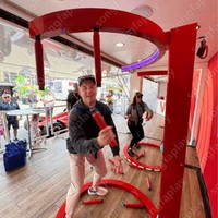 Machine de jeu de réaction rapide 'Attraction' : Défi de vitesse des mains, jeu de capture de bâtonnets, équipement de carnaval pour aire de jeux intérieure
