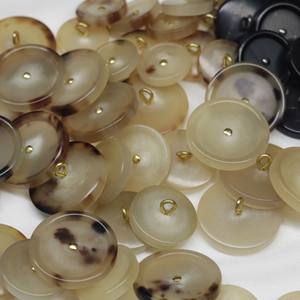 Phong Cách Cổ Điển Tự Nhiên Màu Đen Màu Be True Bò Sừng Với Nút Chân Kim Loại Chất Lượng Cao Cong Kim Nút Áo Len - Product Image 6