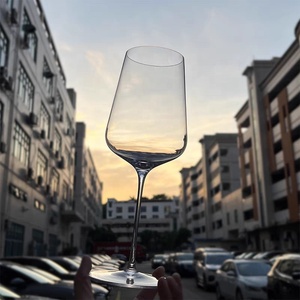 <span class=keywords><strong>Verre</strong></span> à vin de requin en borosilicate soufflé à la main avec porte-<span class=keywords><strong>verre</strong></span> à vin suspendu - Product Image 6