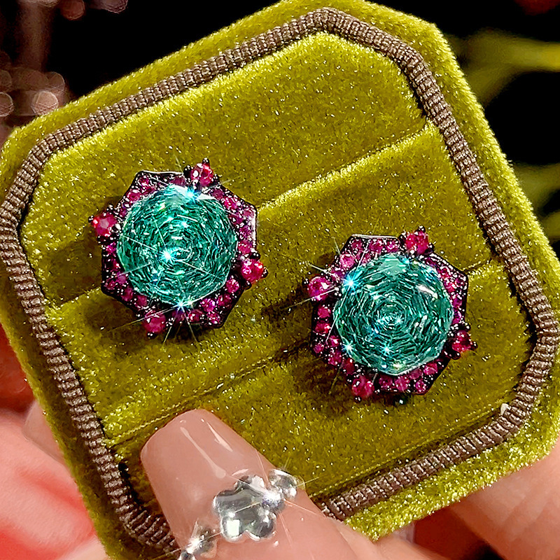 Boucles d'oreilles clous vert perroquet en or noir