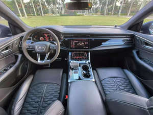 VOITURES D'OCCASION ABORDABLES <span class=keywords><strong>Audi</strong></span> <span class=keywords><strong>RS</strong></span> Q8 Sport Utility 4D SUV <span class=keywords><strong>2023</strong></span> prête à être expédiée - Product Image 2