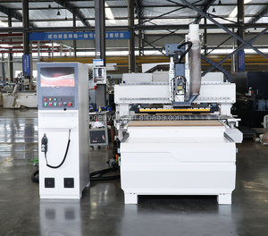 Gỗ Acrylic Nhôm Cắt Khắc <span class=keywords><strong>CNC</strong></span> <span class=keywords><strong>Router</strong></span> 3 Trục 12 Máy Cắt Tuyến Tính Tự Động Công Cụ Changer <span class=keywords><strong>CNC</strong></span> <span class=keywords><strong>Router</strong></span> Cho Tủ Bếp - Product Image 3