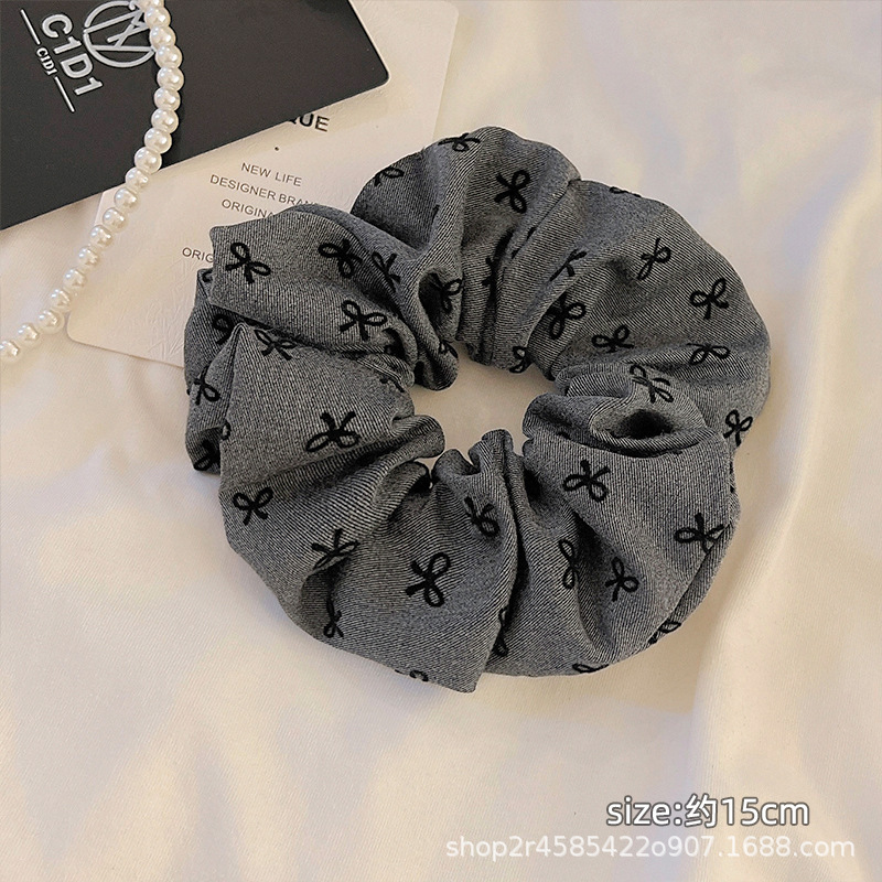 nœud de bandeau gris