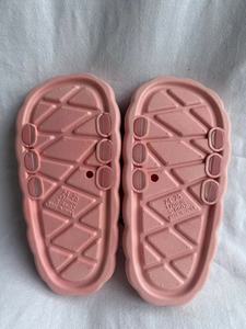 Pantofole Rosa Cartoon con Suola Antiscivolo in EVA da 17 mm, Tomaia in PVC, Punta Aperta, per Tutte le Stagioni, da Casa - Product Image 5