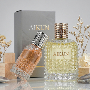 Aikun - Set de Regalo de Perfume con Logotipo en Adhesivo de Vidrio Tallado en Diamante de 100 ml, Caja con Relieve, Aroma Personalizado, Larga Duración, Bajo MOQ, Entrega Rápida para Tiendas de Regalos - Product Image 1