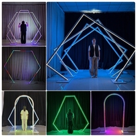 Arche lumineuse LED RGB géométrique avec structure métallique pour toile de fond de mariage, entrée, allée, décoration de scène pour événements et fêtes