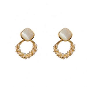 Boucles d'oreilles tendance, simples, légères et luxueuses, en pierre œil-de-chat, diamant et perle, polyvalentes pour femmes - Product Image 1