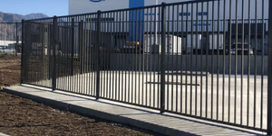 Clôture en aluminium de haute qualité, classique, traditionnelle, imperméable, revêtement en poudre, montage facile, hauteur de 6 pieds, adaptée aux maisons, vidéo - Product Image 3