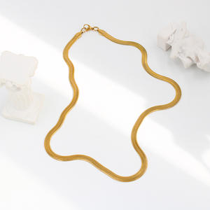Tagor Simple vent froid en acier inoxydable plat à chevrons serpent os chaîne Ins collier pour <span class=keywords><strong>femme</strong></span> tout assorti lame <span class=keywords><strong>tour</strong></span> <span class=keywords><strong>de</strong></span> <span class=keywords><strong>cou</strong></span> - Product Image 1
