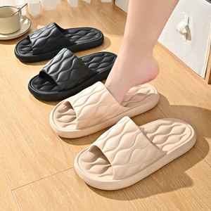 Vente en gros de pantoufles Sandales <span class=keywords><strong>d</strong></span>'été à semelle souple <span class=keywords><strong>pour</strong></span> <span class=keywords><strong>couple</strong></span> <span class=keywords><strong>Maison</strong></span> pantoufles pantoufles à séchage rapide <span class=keywords><strong>pour</strong></span> invités <span class=keywords><strong>d</strong></span>'hôtel pantoufles <span class=keywords><strong>d</strong></span>'extérieur en EVA - Product Image 5