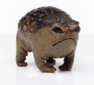 Statue de grenouille grincheuse et queer, statue de décoration de jardin extérieur moche et en colère, décoration de maison amusante et originale, sculpture unique, cadeau - Product Image 1