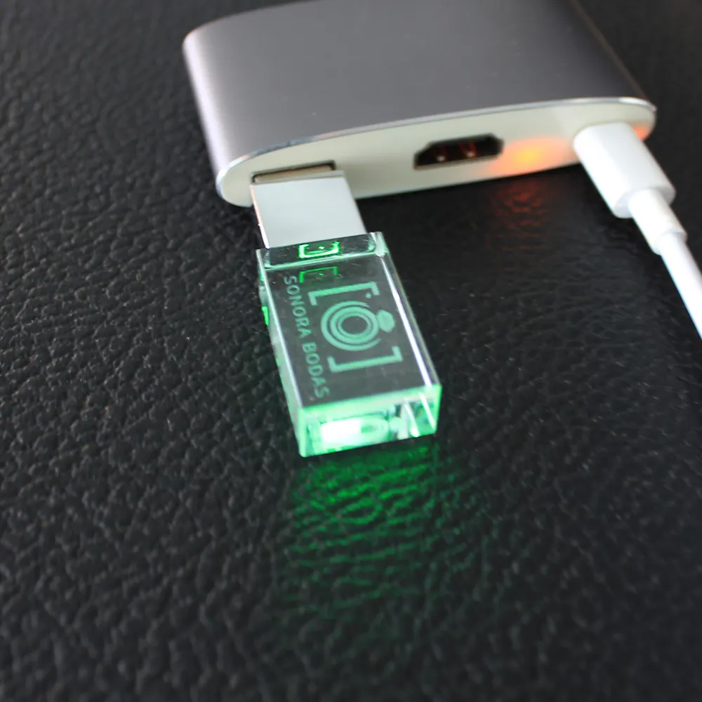 Logotipo personalizado Fast Speed cristal de vidro USB Flash Drive 8GB 16GB 32GB 64GB 4GB Presente promocional Premium Transparente Flash Drive USB