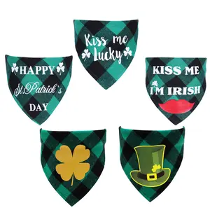 Aziz patrick günü İrlanda festivali ürün pet köpekler kediler yeşil ekose üçgen eşarp bandana
