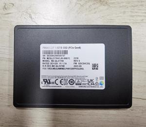 Disque SSD d'entreprise GUIXING, utilisé, MZQL21T9HCJR-00B7C PM9A3 U.2 1.92T B7C SATA 6 Gbps SSD - Product Image 2