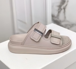 Sandalias planas de verano personalizadas para mujer de McQueenes con elegante forro de PVC antideslizante, zapatos sencillos y suaves para mujer - Product Image 6
