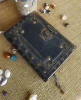 Carnet de notes vintage fait à la main en cuir noir avec couverture en papier Livre des ombres unique pour un enregistrement quotidien original