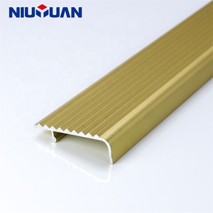 NIUYUAN fabrika tedarikçisi Modern tarzı dekorasyon anodize altın alüminyum merdiven <span class=keywords><strong>Nosing</strong></span> - Product Image 1