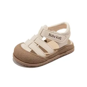 Sapatos casuais respiráveis Roma de cor sólida personalizados da moda para bebês meninos Baotou sandálias antiderrapantes com fundo macio
