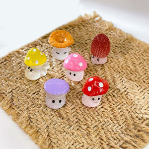 Mini figurine de champignon de dessin animé en résine plastique, mignonne, pour décoration de table DIY avec mousse - Product Image 2