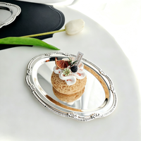 Plateau de service décoratif en métal argenté de luxe européen pour fruits, gâteaux et desserts, idéal pour les mariages, le thé de l'après-midi et les hôtels