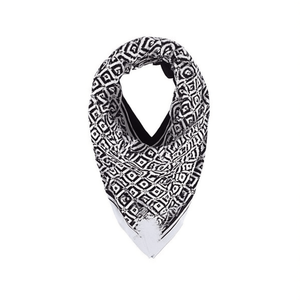 Sciarpa triangolare multifunzionale 135x60 cm con motivo bianco e nero, accessorio moda per donna - Product Image 1