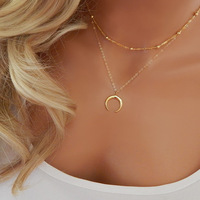 Collier en gros avec pendentif lune délicat, collier lune croissante incurvée, double chaîne dorée pour femme, bijou de soirée