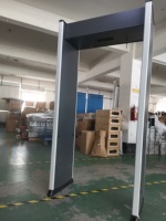 Pintu Detektor Logam 6 Zona Sangat Sensitif dengan Kapasitas 40+ Orang/Menit, Konstruksi Plastik ABS