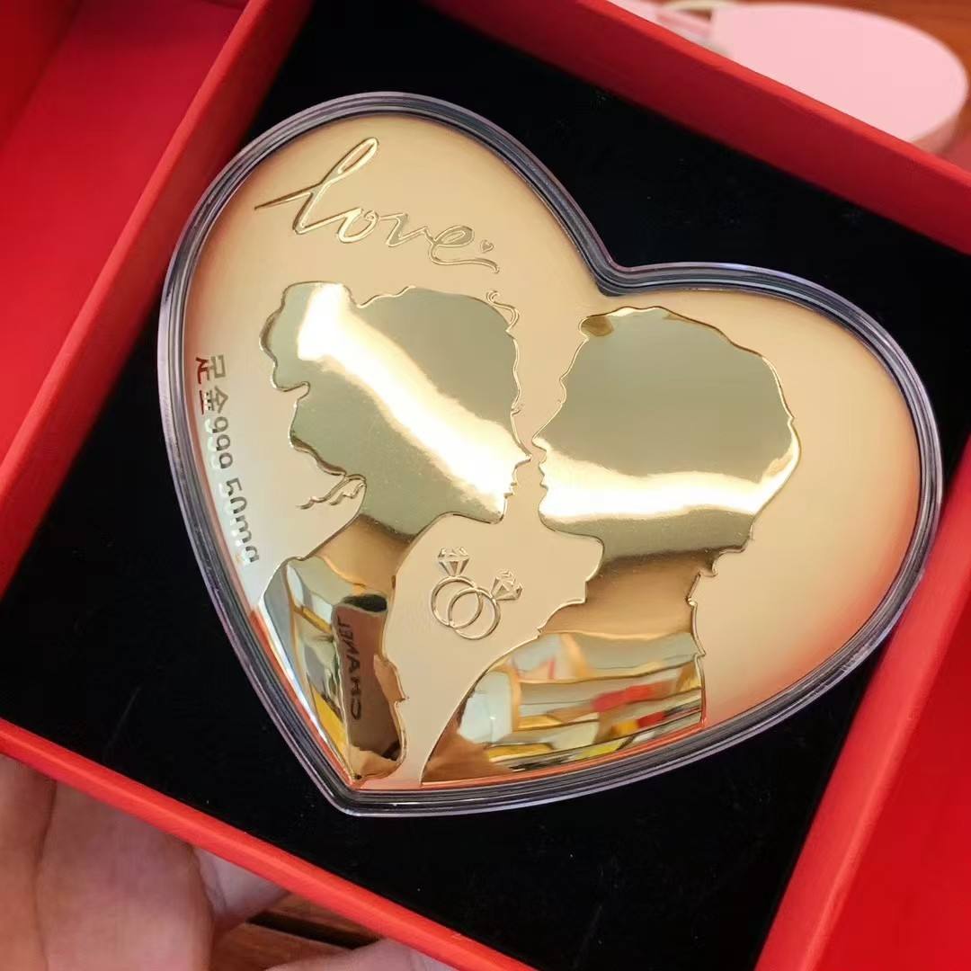 ชายผู้มีความสามารถและหญิงสาวผู้งดงาม หัวใจที่เต็มไปด้วยความรัก