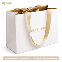 Sac cadeau en papier personnalisé OEM de luxe avec poignée en ruban gros-grain large estampé à chaud or blanc pour bijoux et boutiques