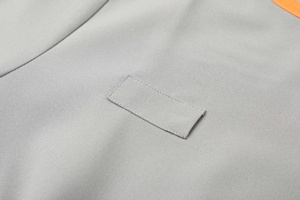 Chemise <span class=keywords><strong>de</strong></span> <span class=keywords><strong>travail</strong></span> pour <span class=keywords><strong>homme</strong></span> à séchage rapide, design double couche, logo brodé exquis, orange et gris, patchwork bicolore, manches longues - Product Image 3