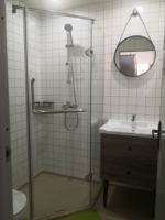 Bain douche en aluminium tout-en-un intégré SMC à vendre Porte coulissante en verre ultra clair de luxe Dosettes de salle de bain préfabriquées