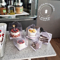 Boîte à desserts en plastique transparente de qualité supérieure avec poignée de transport facile Portable pour les fêtes de cadeaux