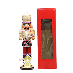 Décoration de Noël artisanale personnalisable, <span class=keywords><strong>casse</strong></span>-<span class=keywords><strong>noisette</strong></span> <span class=keywords><strong>en</strong></span> <span class=keywords><strong>bois</strong></span> de 36 cm, couronne, détails peints à la main, écologique - Product Image 2