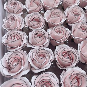 Savon en forme de rose artificielle en gros, 50 pièces, DIY, fleur de savon à 4 couches avec boîte - Product Image 1